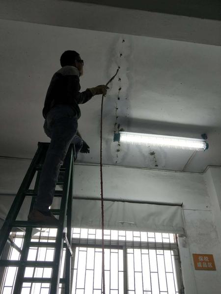 厂房裂缝灌浆